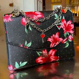Guess bag - like new - crossbody and shoulder bag